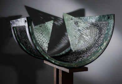 Alexandra Mureșan üvegszobrászati kiállításának megnyitója