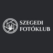 A Szegedi Fotóklub Kötetlenül című fotókiállításának megnyitója