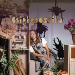 BÁBMUSTRA – Csipkerózsika a könyvtárban