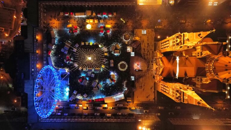 Karácsonyi advent a Dóm-téren – Adventi Mesés Kuckó a Gyermekkönyvtárral