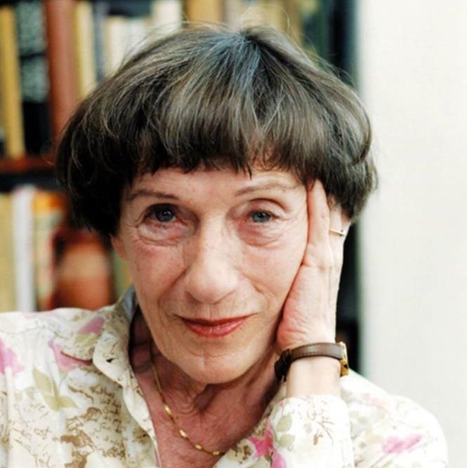 Állj meg egy mosolyra! – Janikovszky Éva kiállítás a könyvtári ablakban